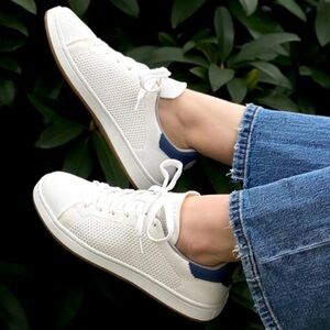 Suavs Women's The Classic Sneaker size 7